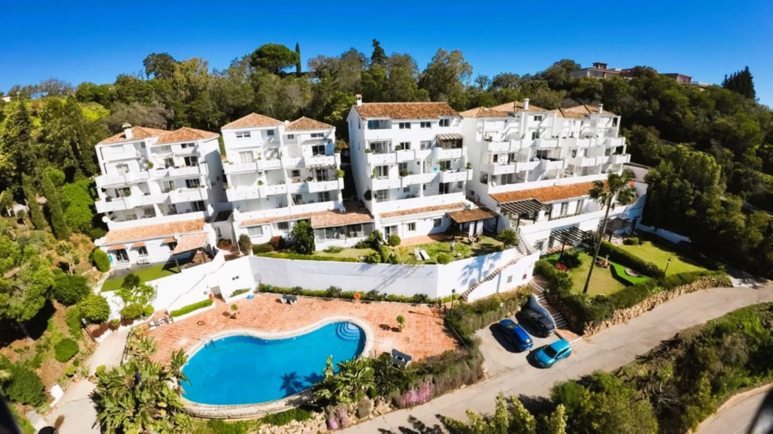BREATHTAKING SEA VIEWS from every corner of this apartment!!!