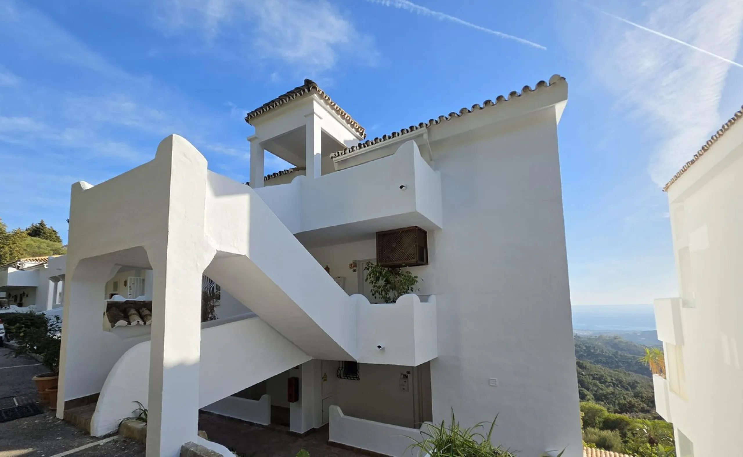 BREATHTAKING SEA VIEWS from every corner of this apartment!!!