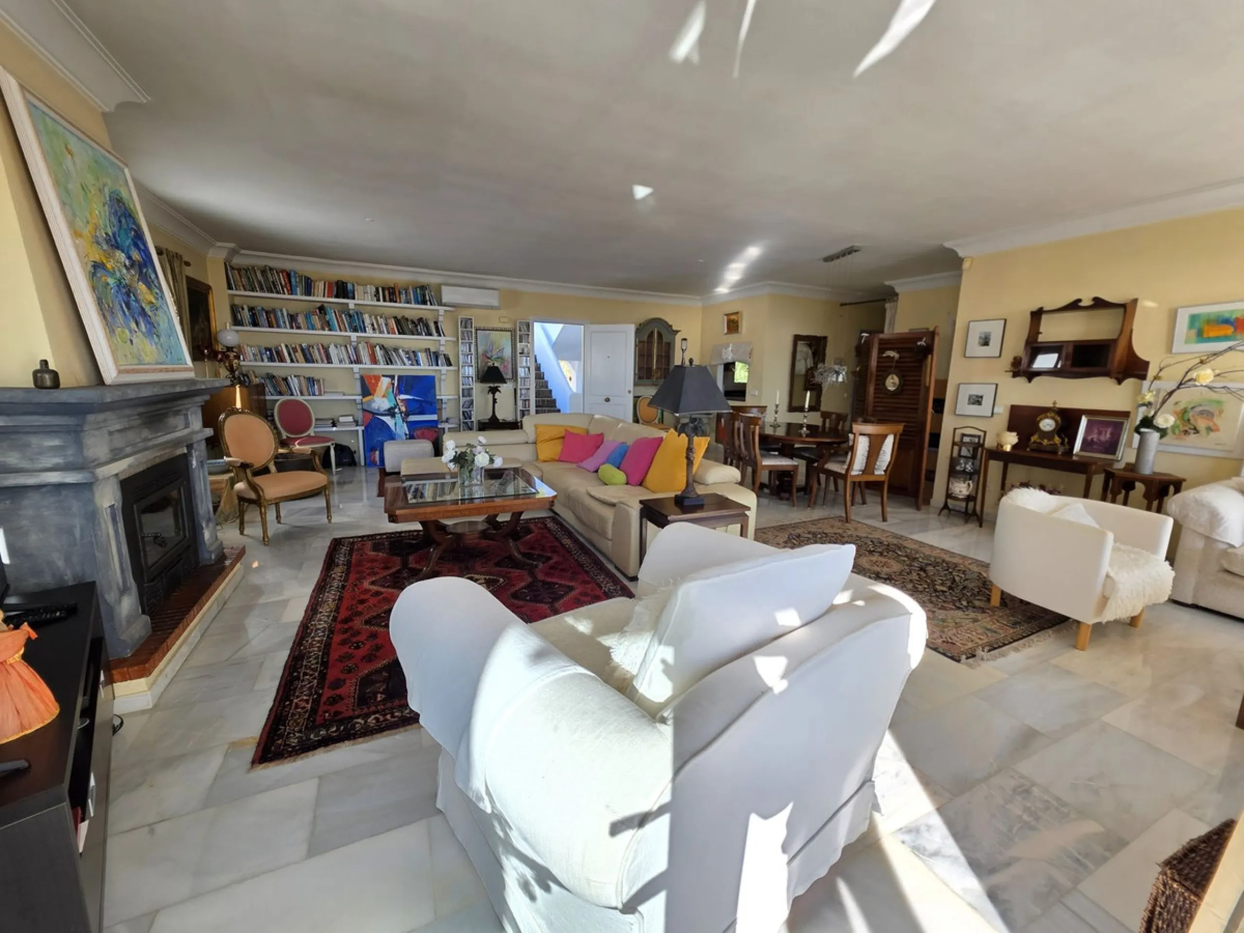 BREATHTAKING SEA VIEWS from every corner of this apartment!!!