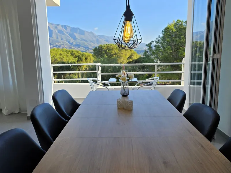 Newly renovated duplex apartment with stunning sea and mountain views in Nueva Andalucía.