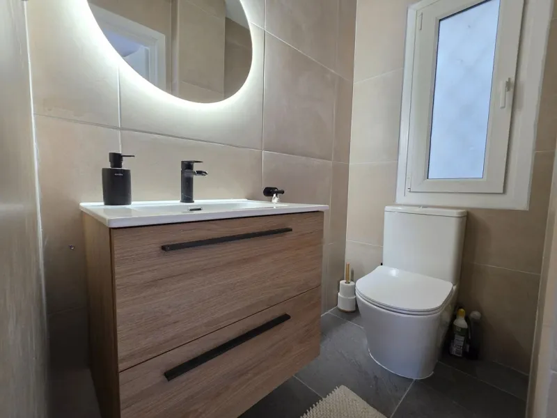 Newly renovated duplex apartment with stunning sea and mountain views in Nueva Andalucía.
