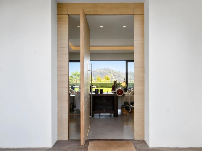 Modern Mediterranean villa in El Madroñal, a contemporary hillside retreat with breathtaking mountain and sea views.