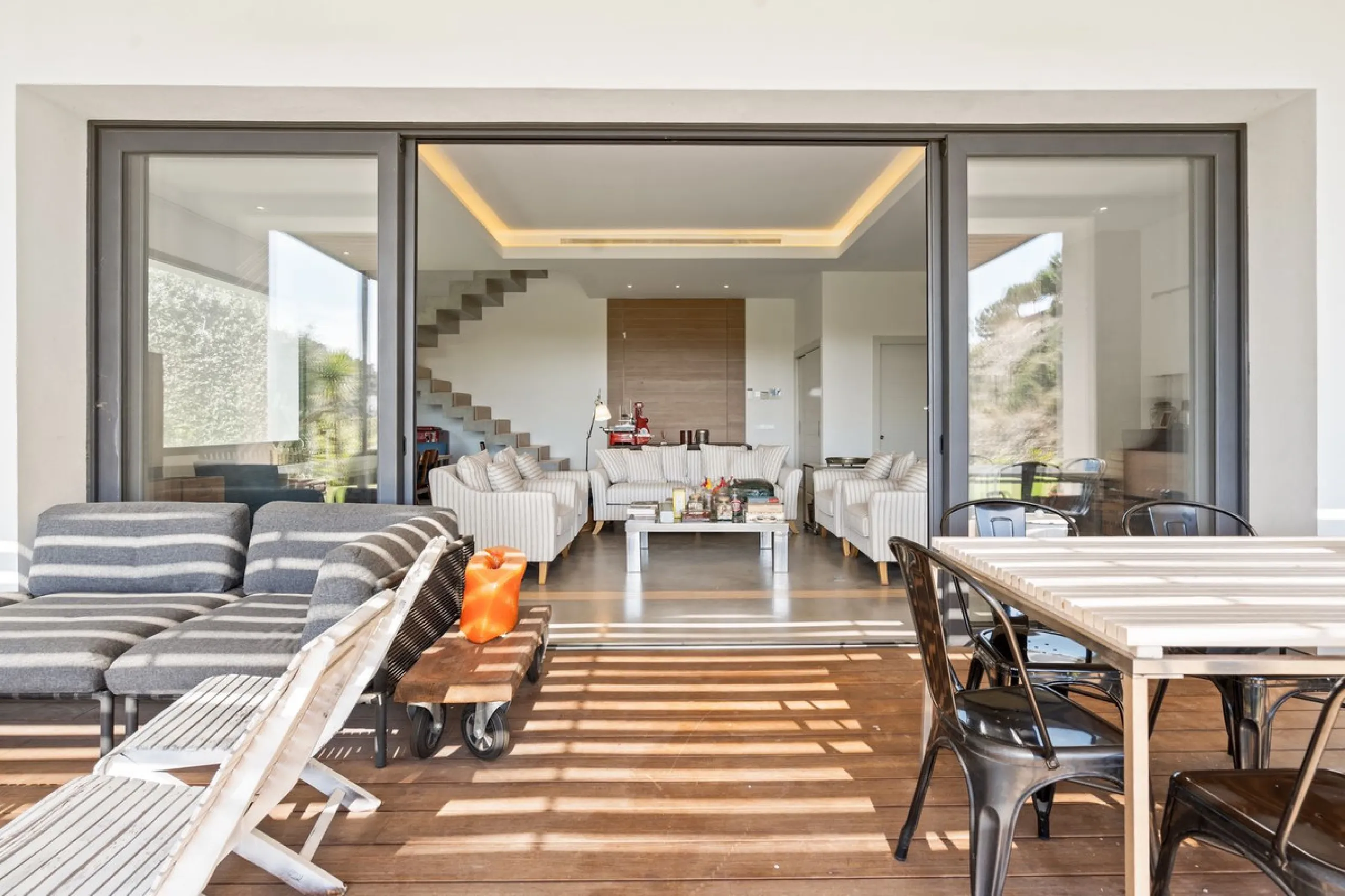 Modern Mediterranean villa in El Madroñal, a contemporary hillside retreat with breathtaking mountain and sea views.