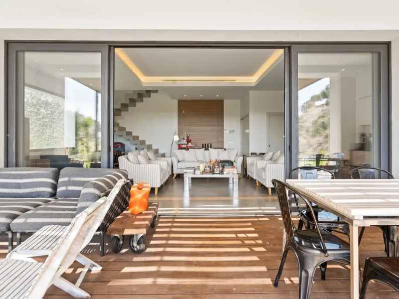 Modern Mediterranean villa in El Madroñal, a contemporary hillside retreat with breathtaking mountain and sea views.