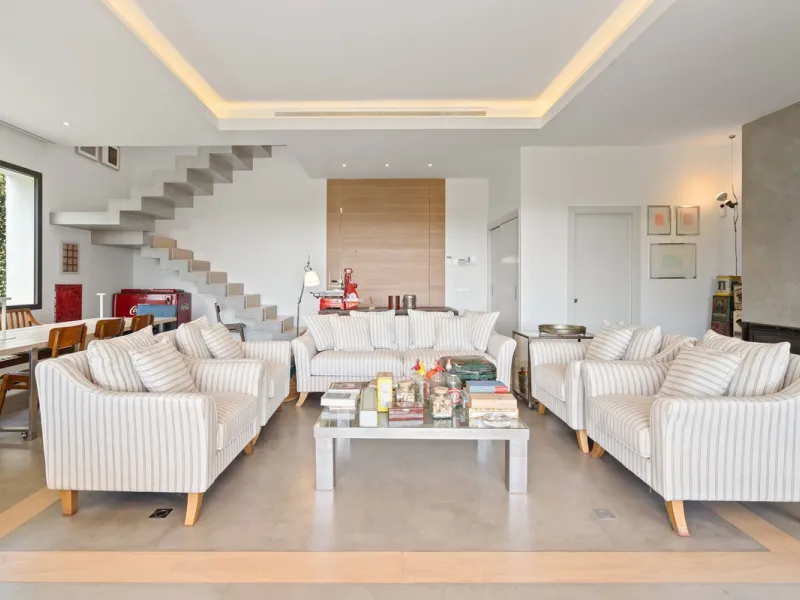 Modern Mediterranean villa in El Madroñal, a contemporary hillside retreat with breathtaking mountain and sea views.