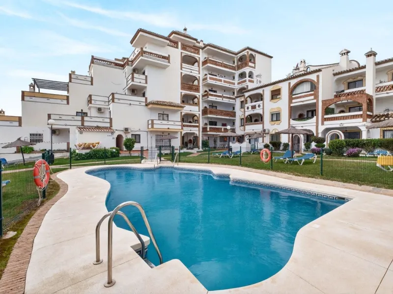 Welcome to this stunning 2-bedroom, 2-bathroom apartment in the heart of Calahonda! This prime example of modern living on the Costa del Sol offers a generous 93 sqm of living space, featuring two terraces with breathtaking views of the sea, garden, and c