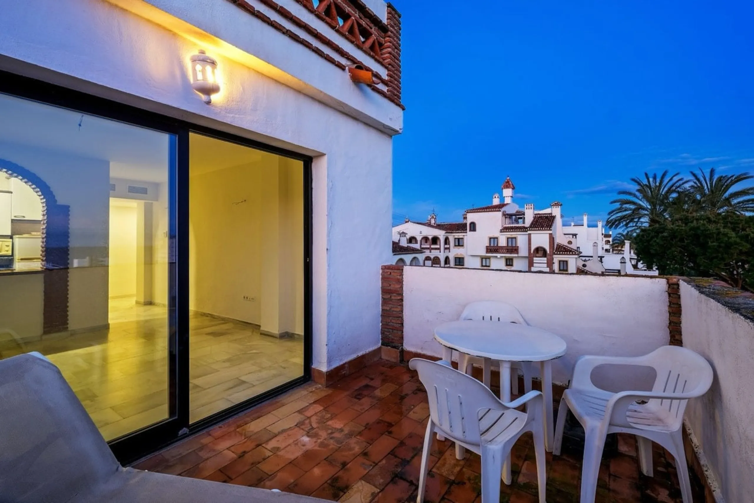 Welcome to this stunning 2-bedroom, 2-bathroom apartment in the heart of Calahonda! This prime example of modern living on the Costa del Sol offers a generous 93 sqm of living space, featuring two terraces with breathtaking views of the sea, garden, and c