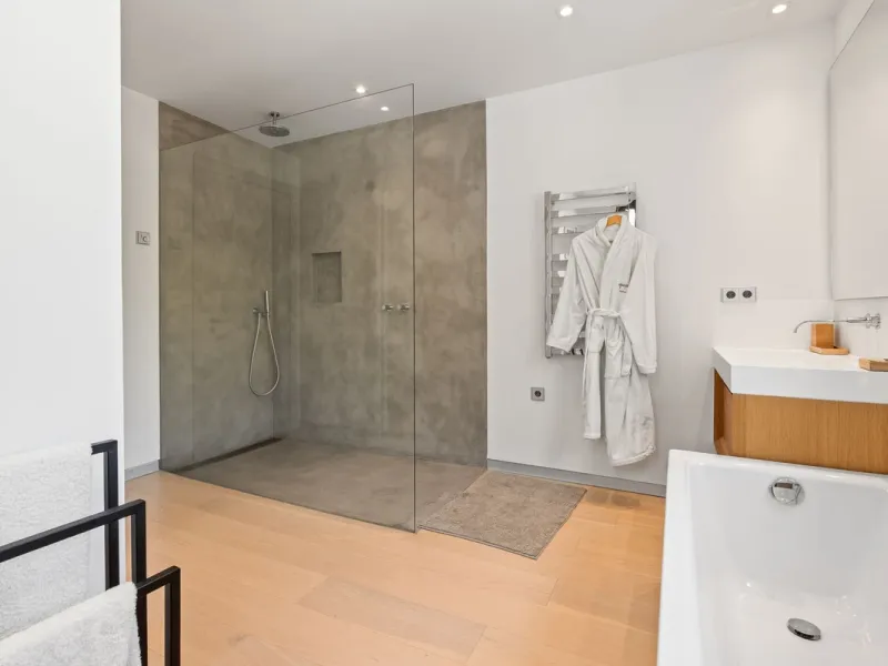 Modern Mediterranean villa in El Madroñal, a contemporary hillside retreat with breathtaking mountain and sea views.
