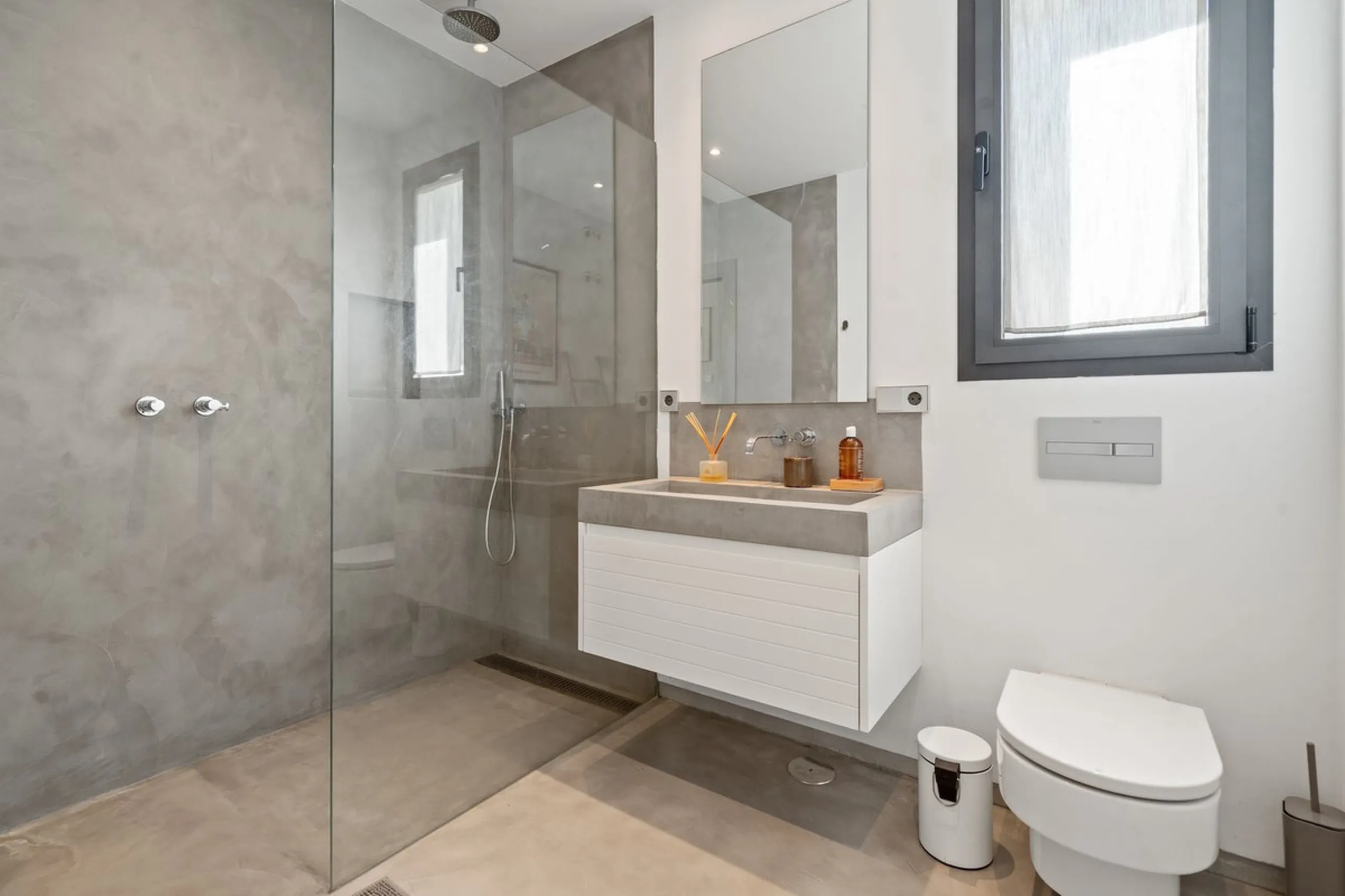 Modern Mediterranean villa in El Madroñal, a contemporary hillside retreat with breathtaking mountain and sea views.