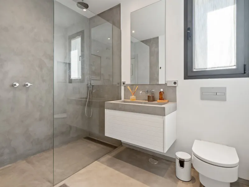 Modern Mediterranean villa in El Madroñal, a contemporary hillside retreat with breathtaking mountain and sea views.