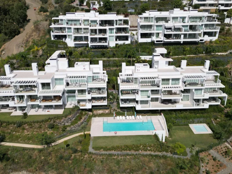 Dream Apartment with a Large Private Garden and Sea Views