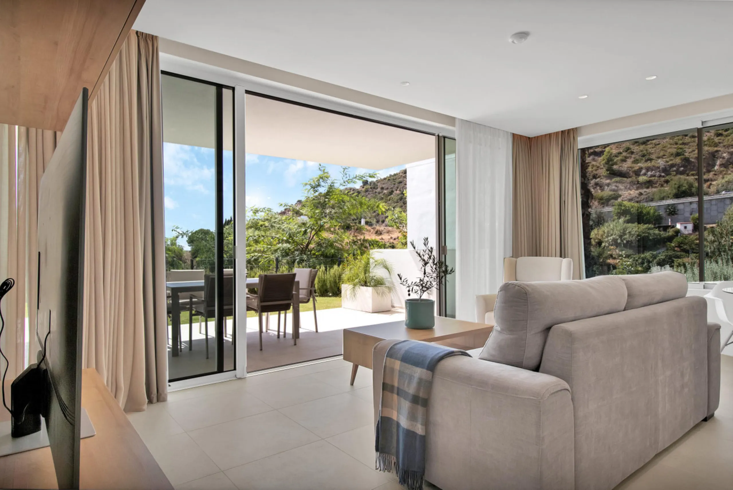 Dream Apartment with a Large Private Garden and Sea Views