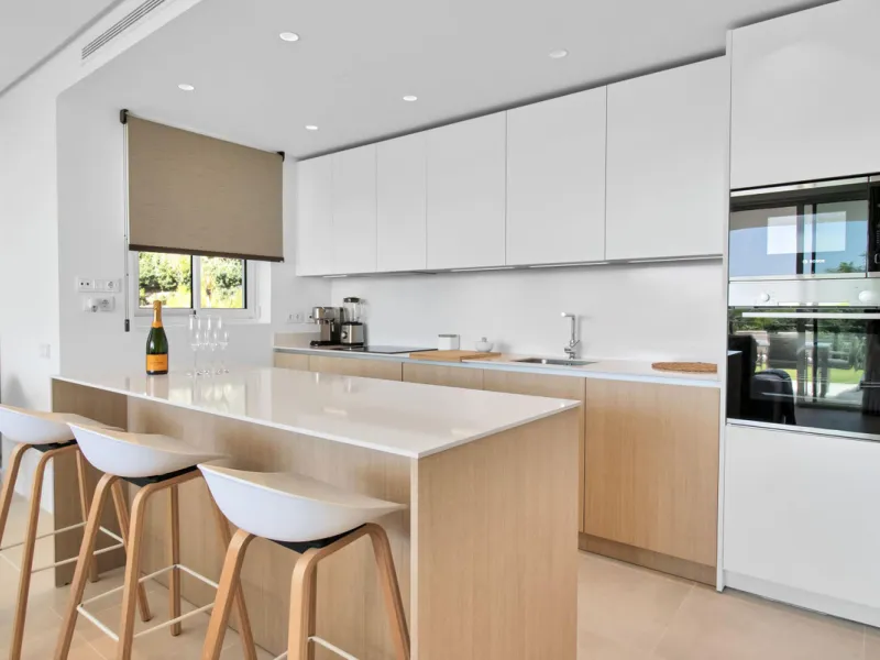 Dream Apartment with a Large Private Garden and Sea Views