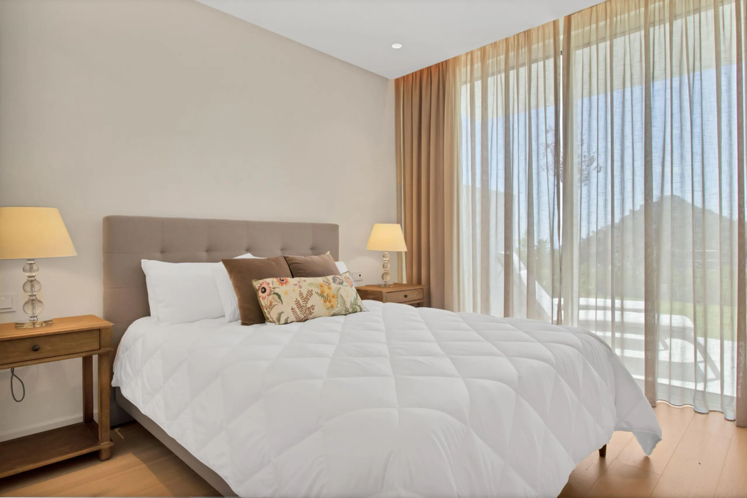 Dream Apartment with a Large Private Garden and Sea Views