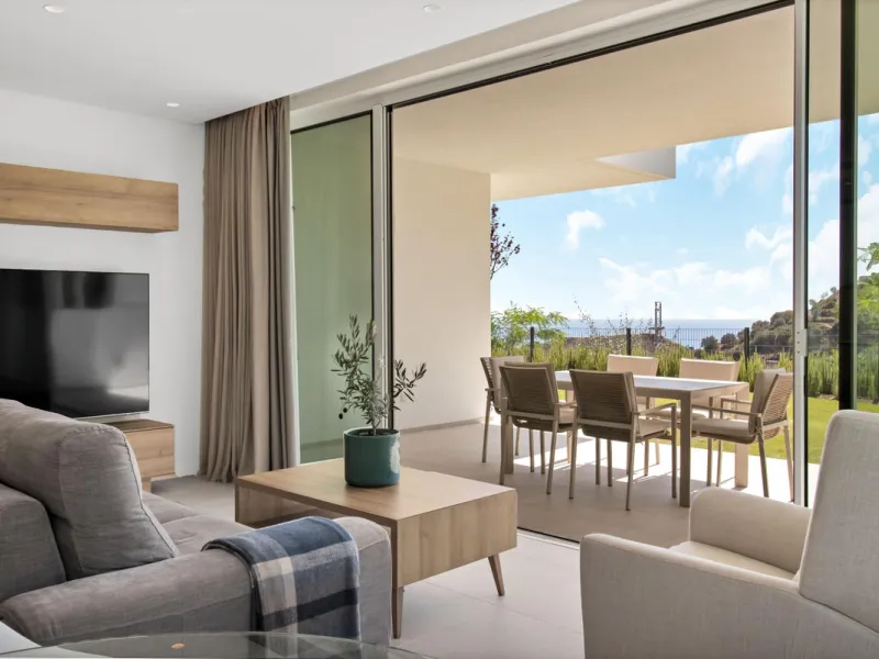 Dream Apartment with a Large Private Garden and Sea Views