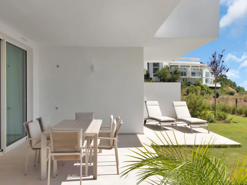 Dream Apartment with a Large Private Garden and Sea Views