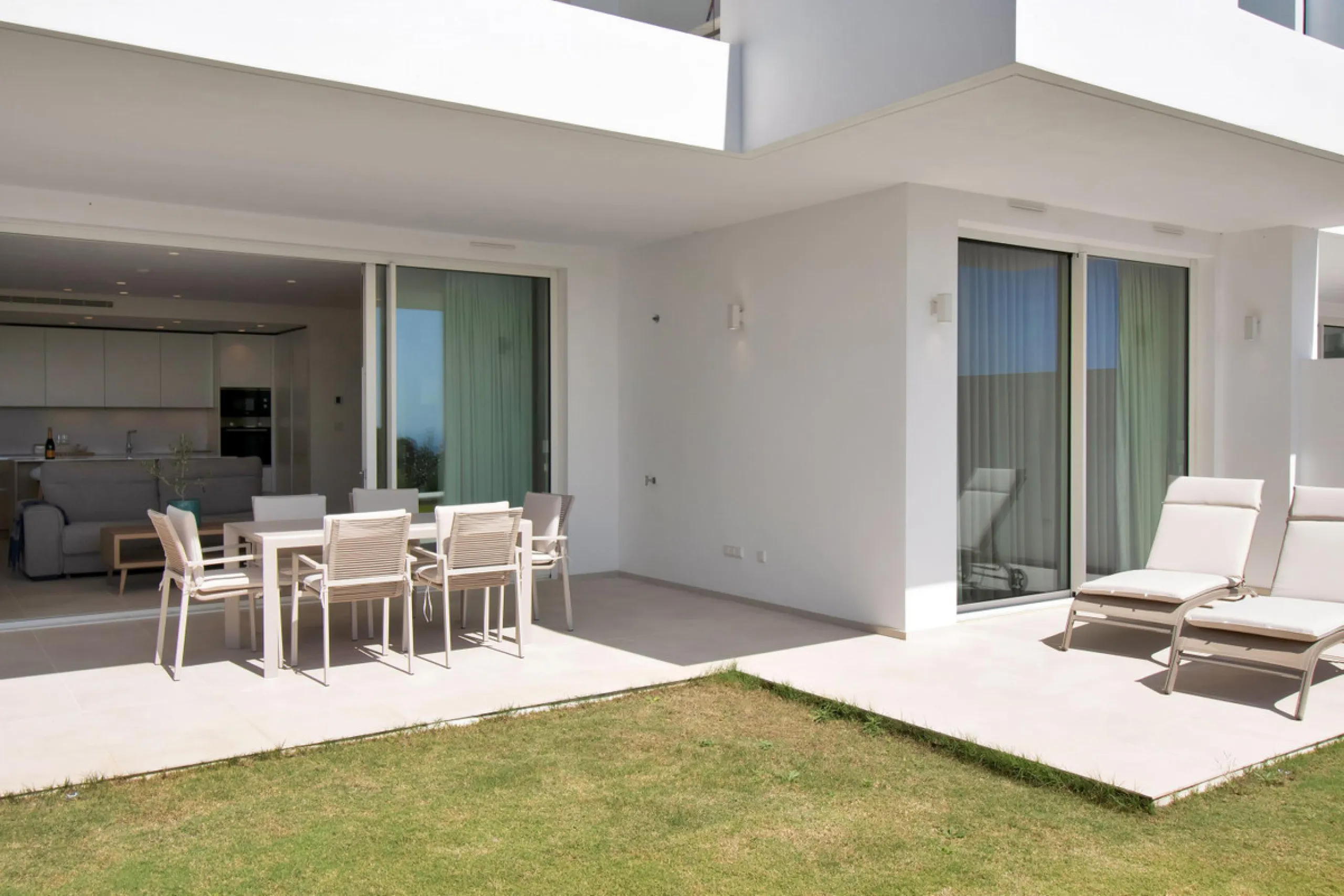 Dream Apartment with a Large Private Garden and Sea Views