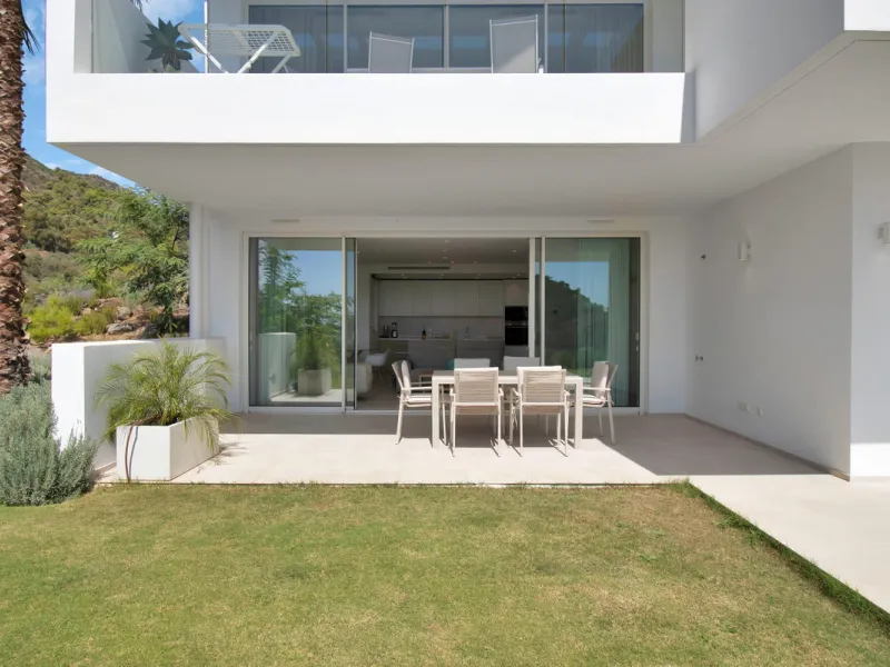 Dream Apartment with a Large Private Garden and Sea Views