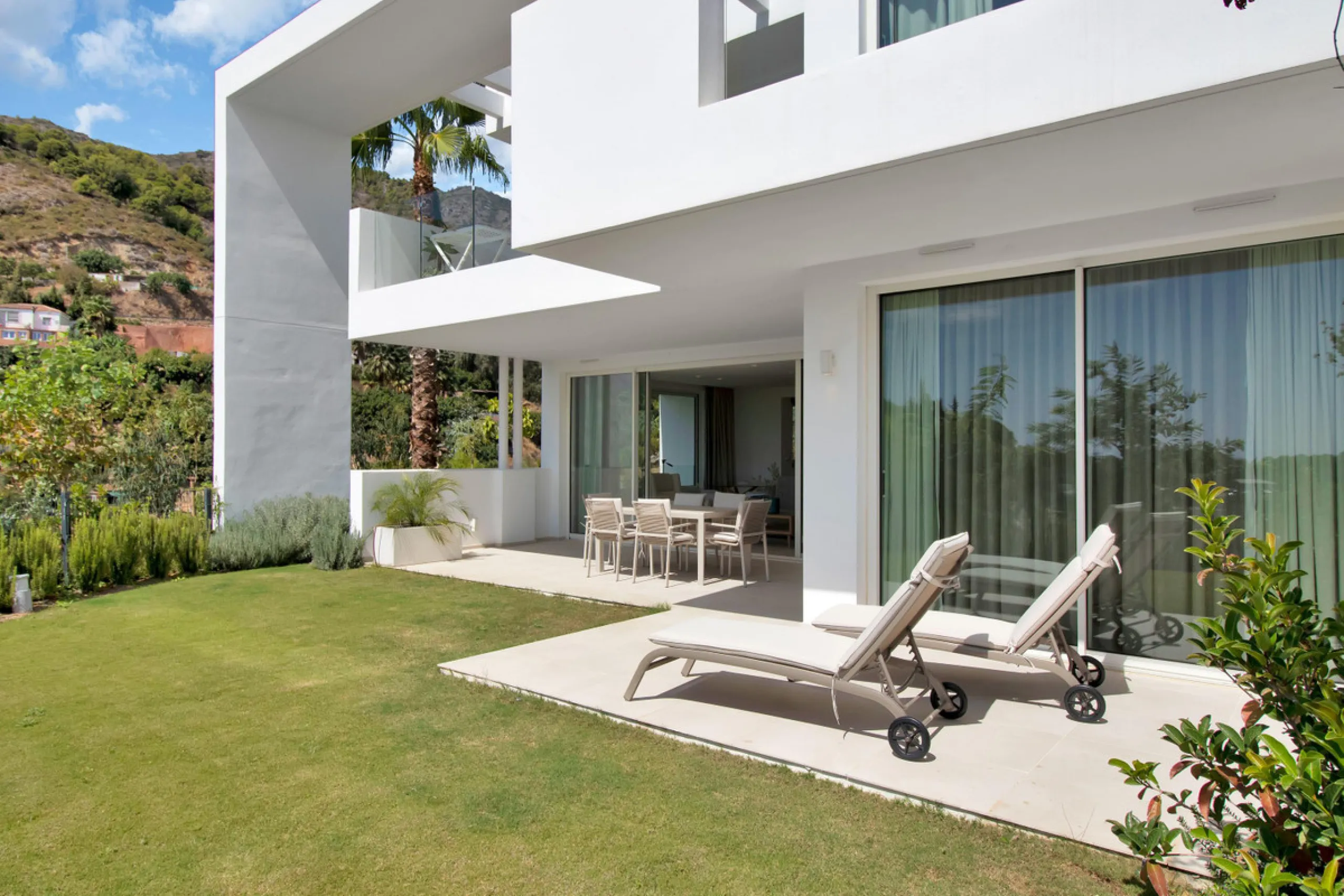 Dream Apartment with a Large Private Garden and Sea Views