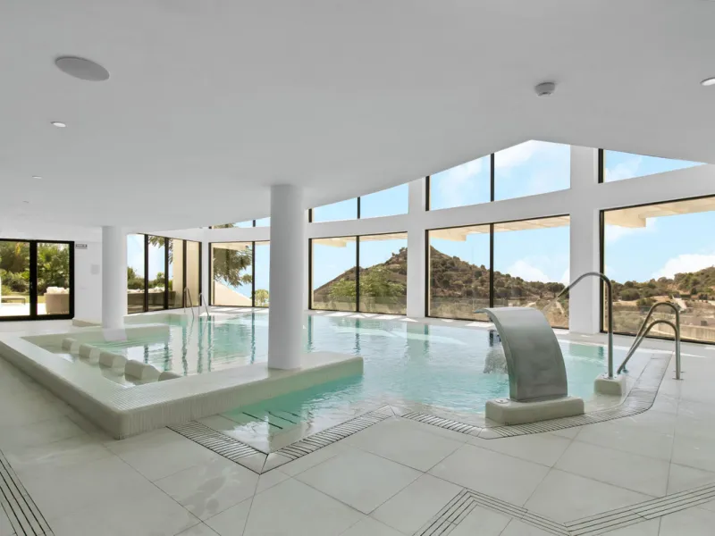 Dream Apartment with a Large Private Garden and Sea Views
