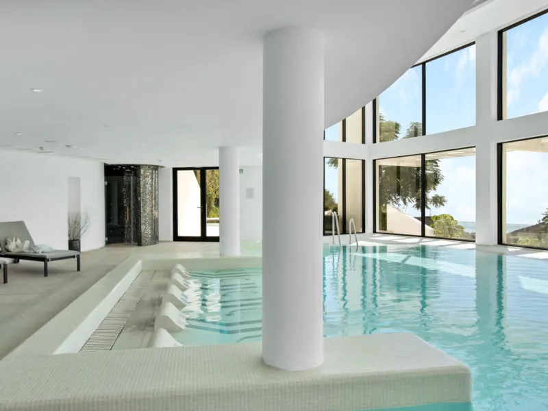 Dream Apartment with a Large Private Garden and Sea Views