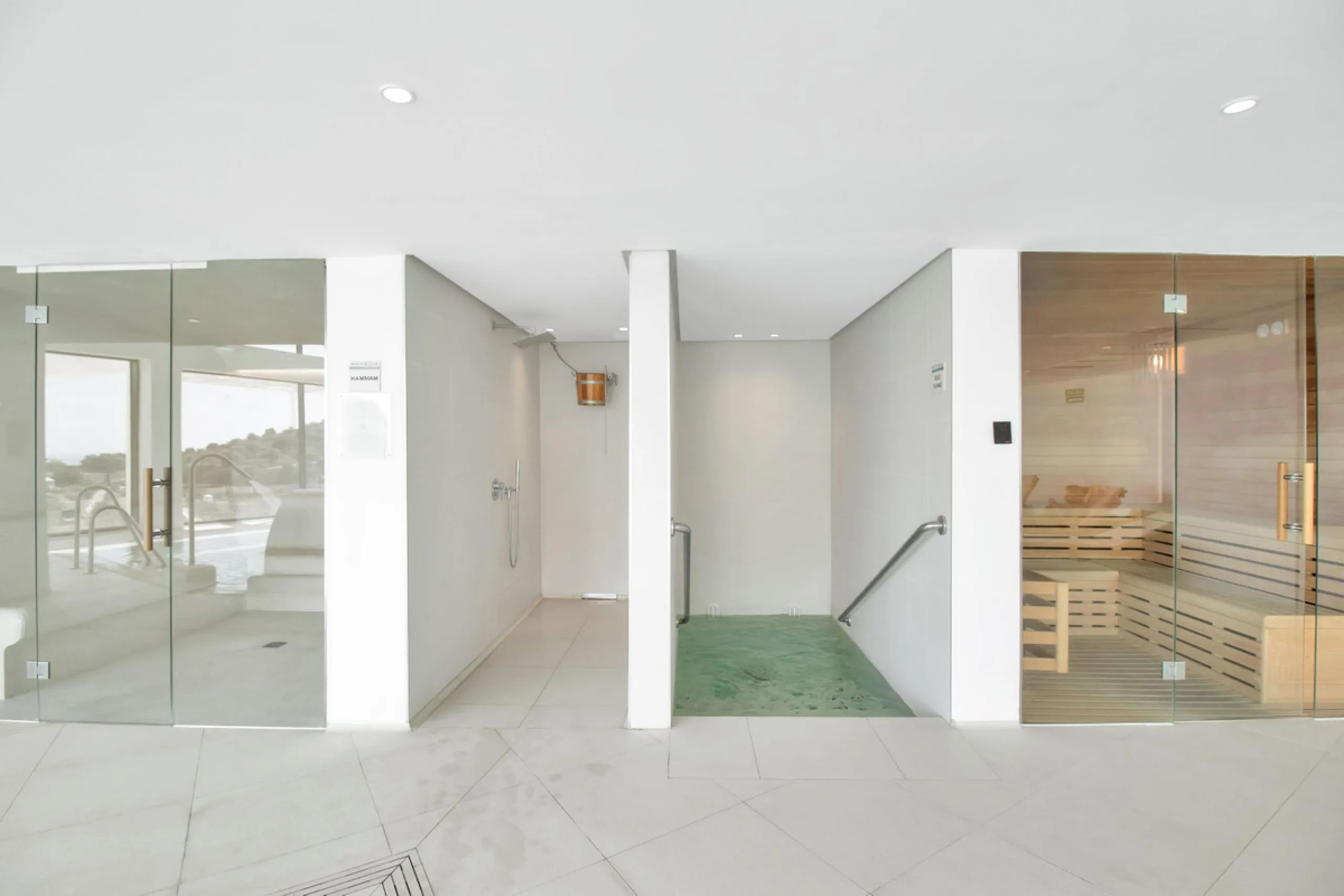 Dream Apartment with a Large Private Garden and Sea Views