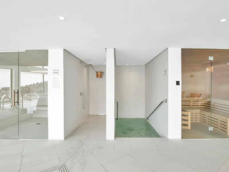 Dream Apartment with a Large Private Garden and Sea Views