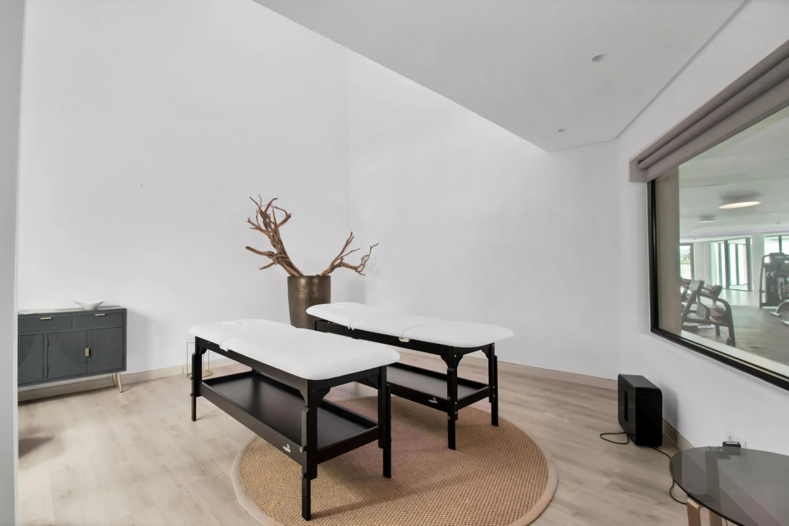Dream Apartment with a Large Private Garden and Sea Views