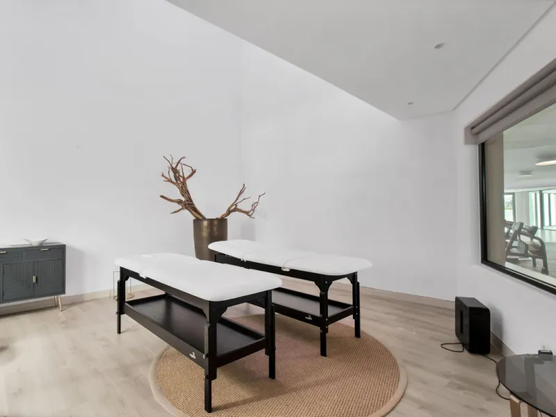 Dream Apartment with a Large Private Garden and Sea Views
