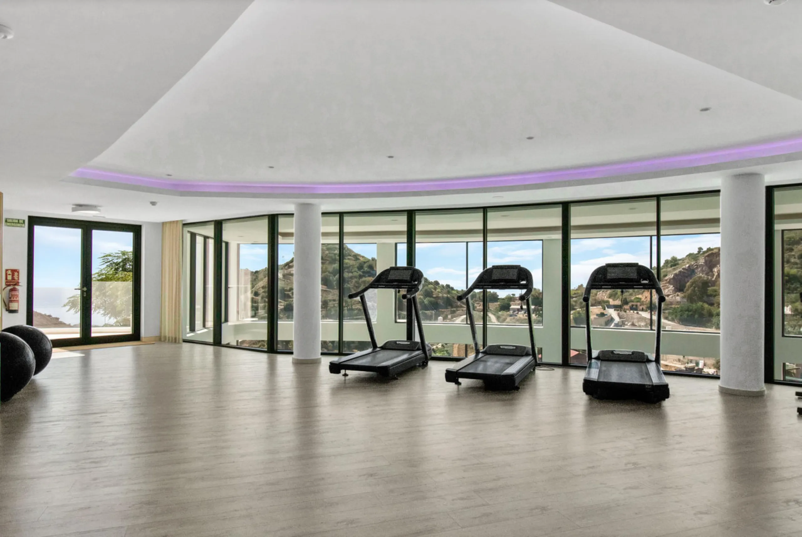 Dream Apartment with a Large Private Garden and Sea Views