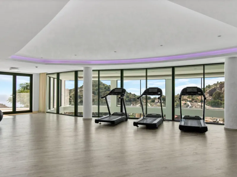 Dream Apartment with a Large Private Garden and Sea Views