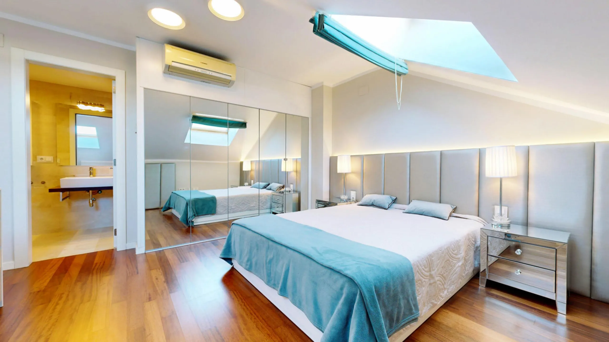 Apartment - Duplex в продаже в Málaga, Málaga. В доме 2 спален и 2 ванных комнат. Площадь дома 77 м²