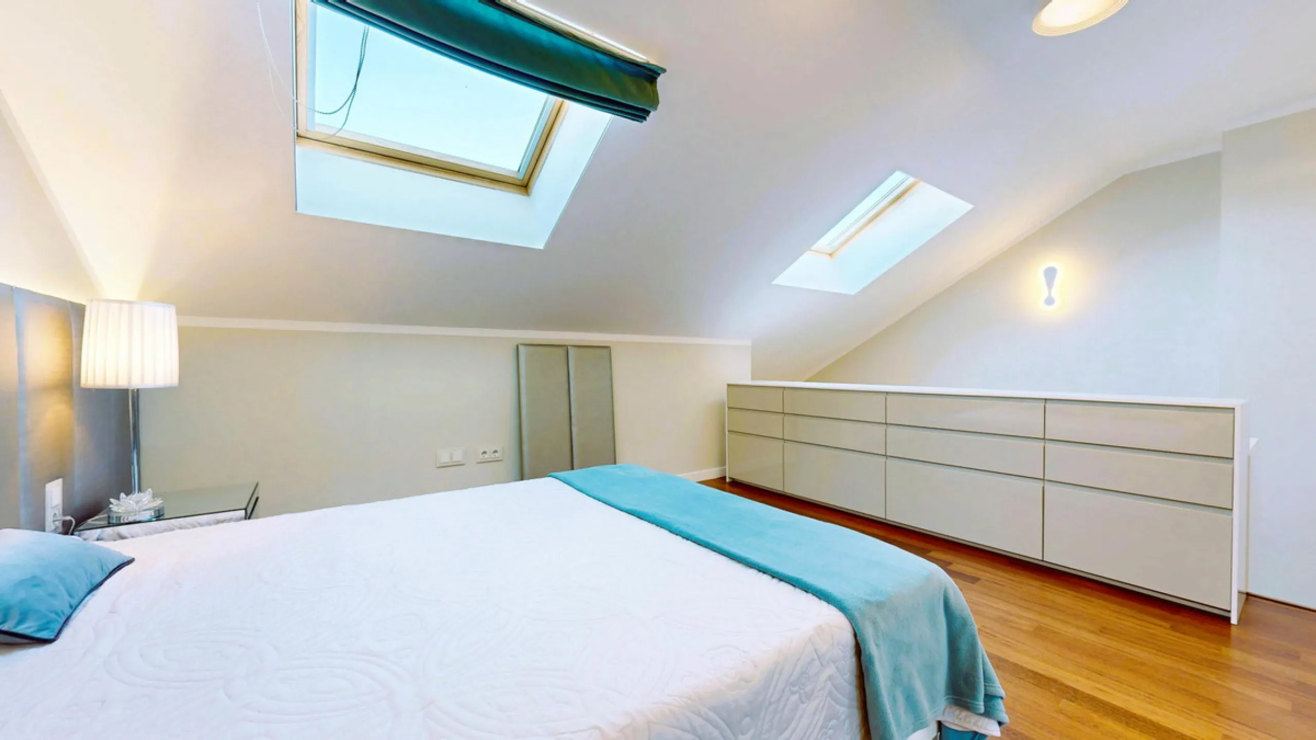 Apartment - Duplex в продаже в Málaga, Málaga. В доме 2 спален и 2 ванных комнат. Площадь дома 77 м²
