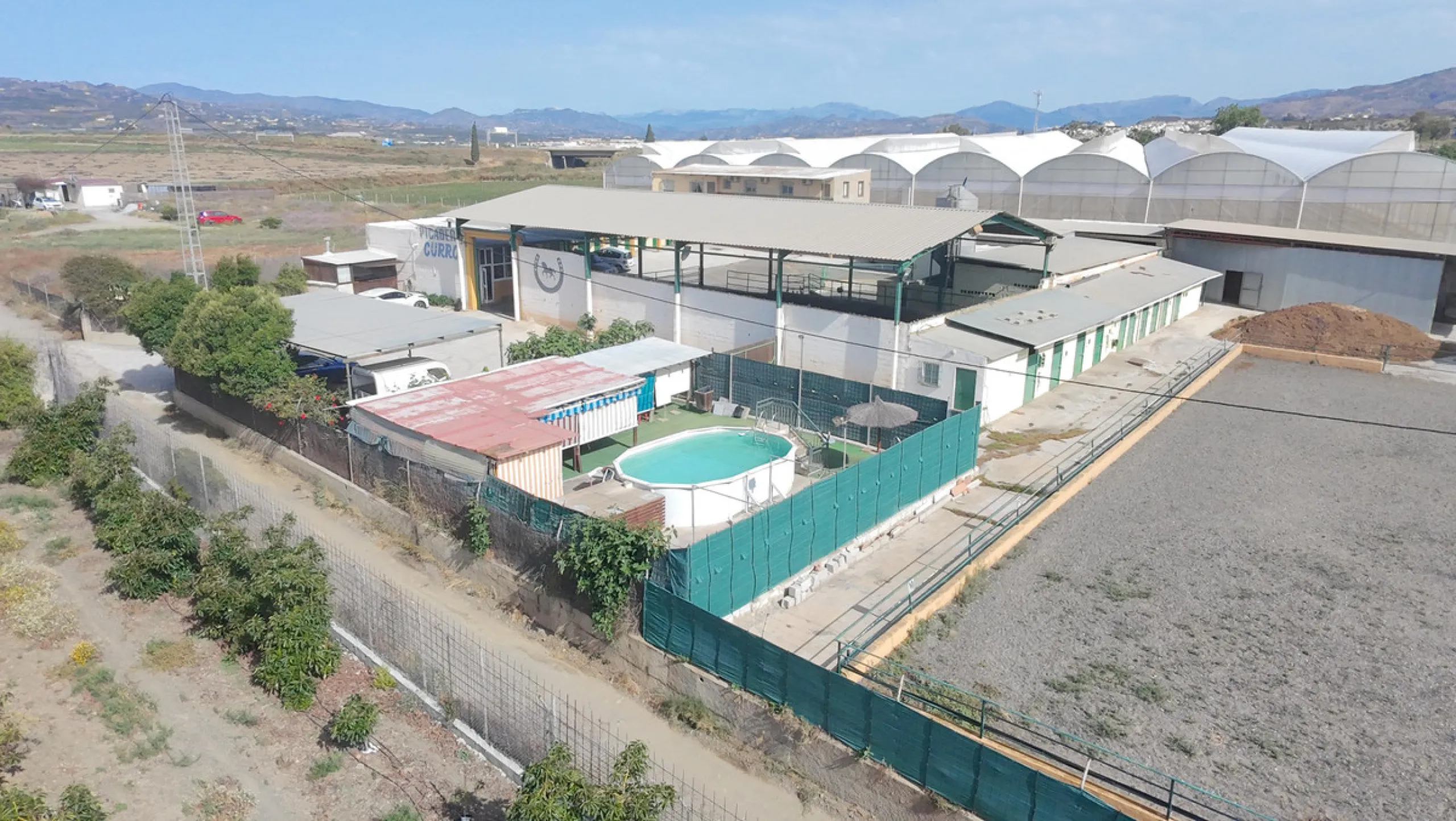 House - Finca - Cortijo в продаже в Málaga, Málaga. В доме 4 спален и 1 ванных комнат. Площадь дома 1777 м². Площадь участка 4000 м²