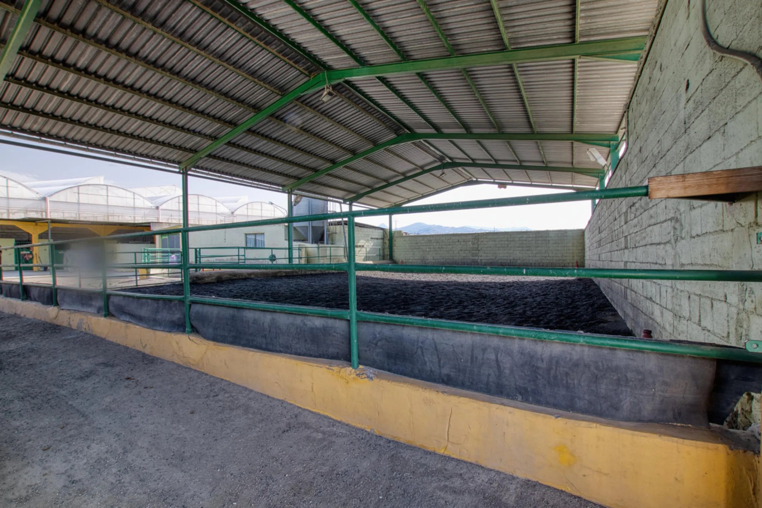 House - Finca - Cortijo в продаже в Málaga, Málaga. В доме 4 спален и 1 ванных комнат. Площадь дома 1777 м². Площадь участка 4000 м²