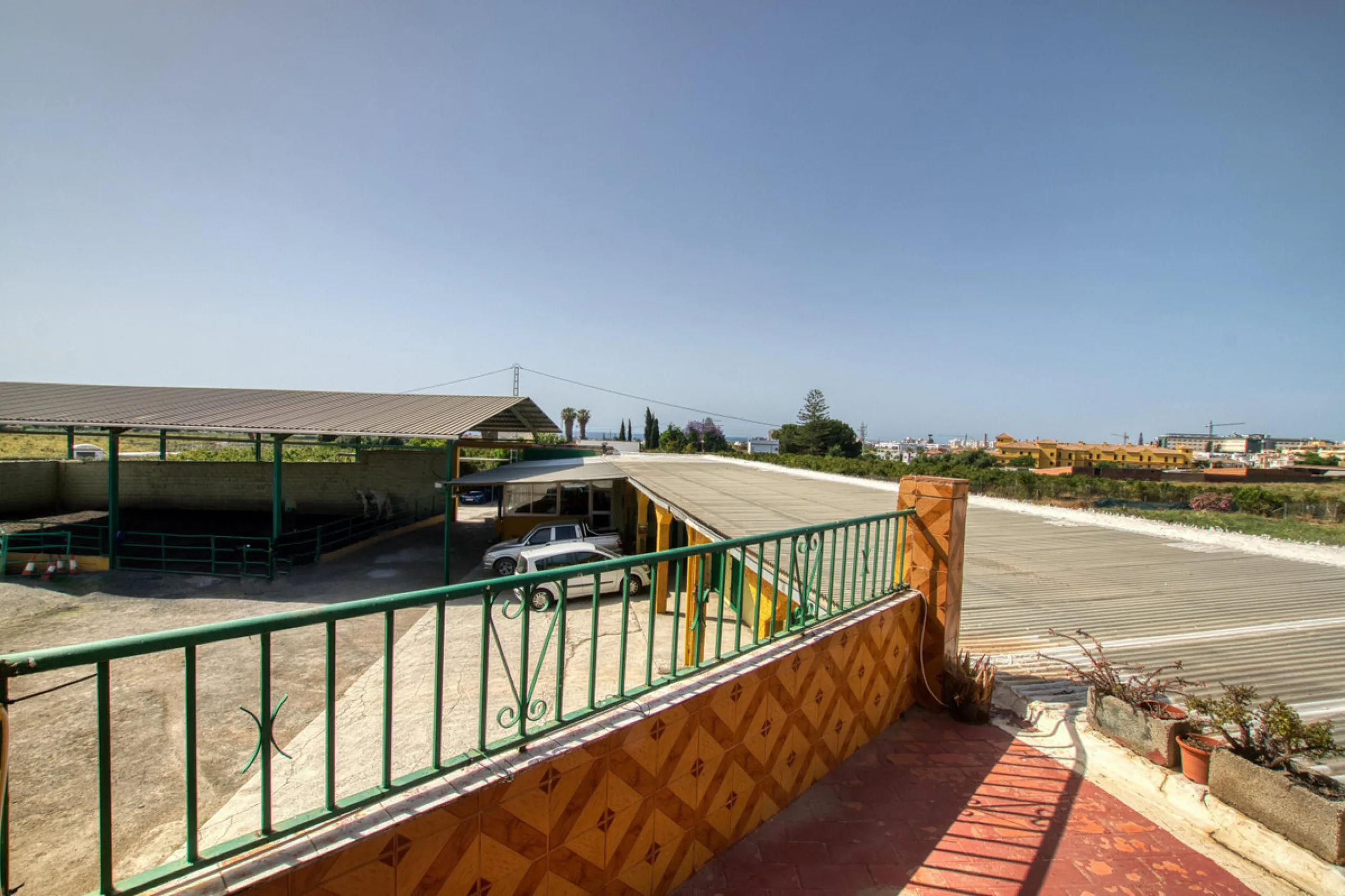 House - Finca - Cortijo в продаже в Málaga, Málaga. В доме 4 спален и 1 ванных комнат. Площадь дома 1777 м². Площадь участка 4000 м²