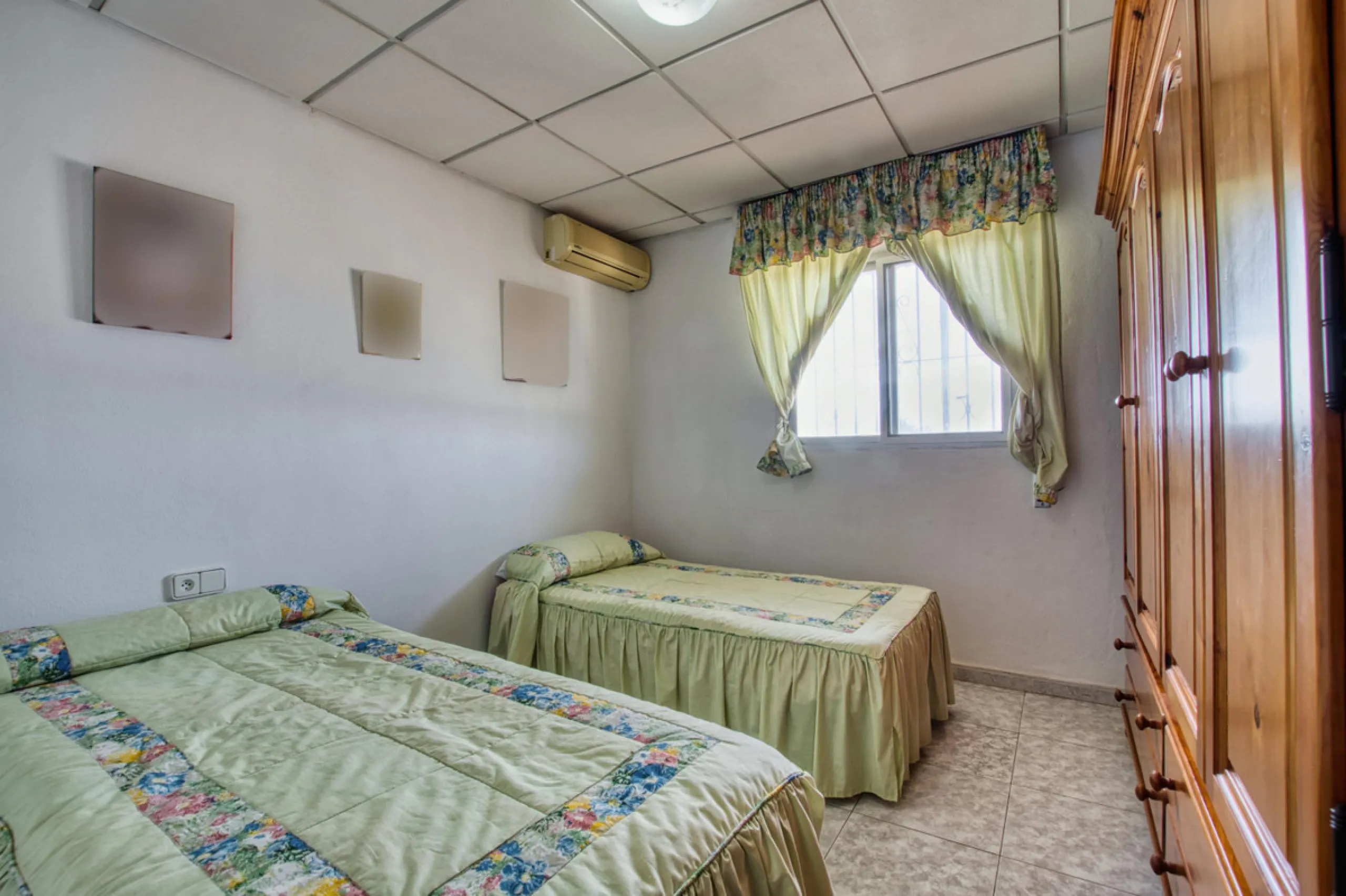 House - Finca - Cortijo в продаже в Málaga, Málaga. В доме 4 спален и 1 ванных комнат. Площадь дома 1777 м². Площадь участка 4000 м²