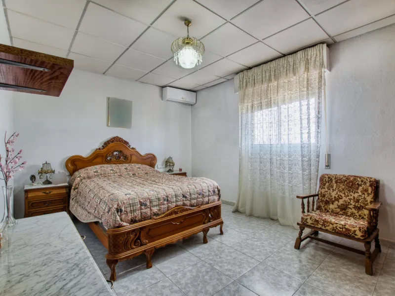 House - Finca - Cortijo в продаже в Málaga, Málaga. В доме 4 спален и 1 ванных комнат. Площадь дома 1777 м². Площадь участка 4000 м²
