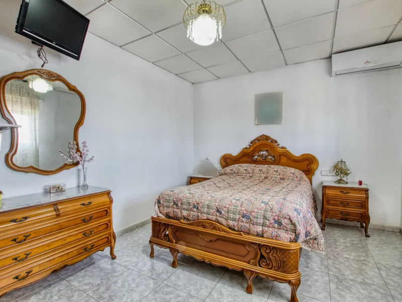 House - Finca - Cortijo в продаже в Málaga, Málaga. В доме 4 спален и 1 ванных комнат. Площадь дома 1777 м². Площадь участка 4000 м²