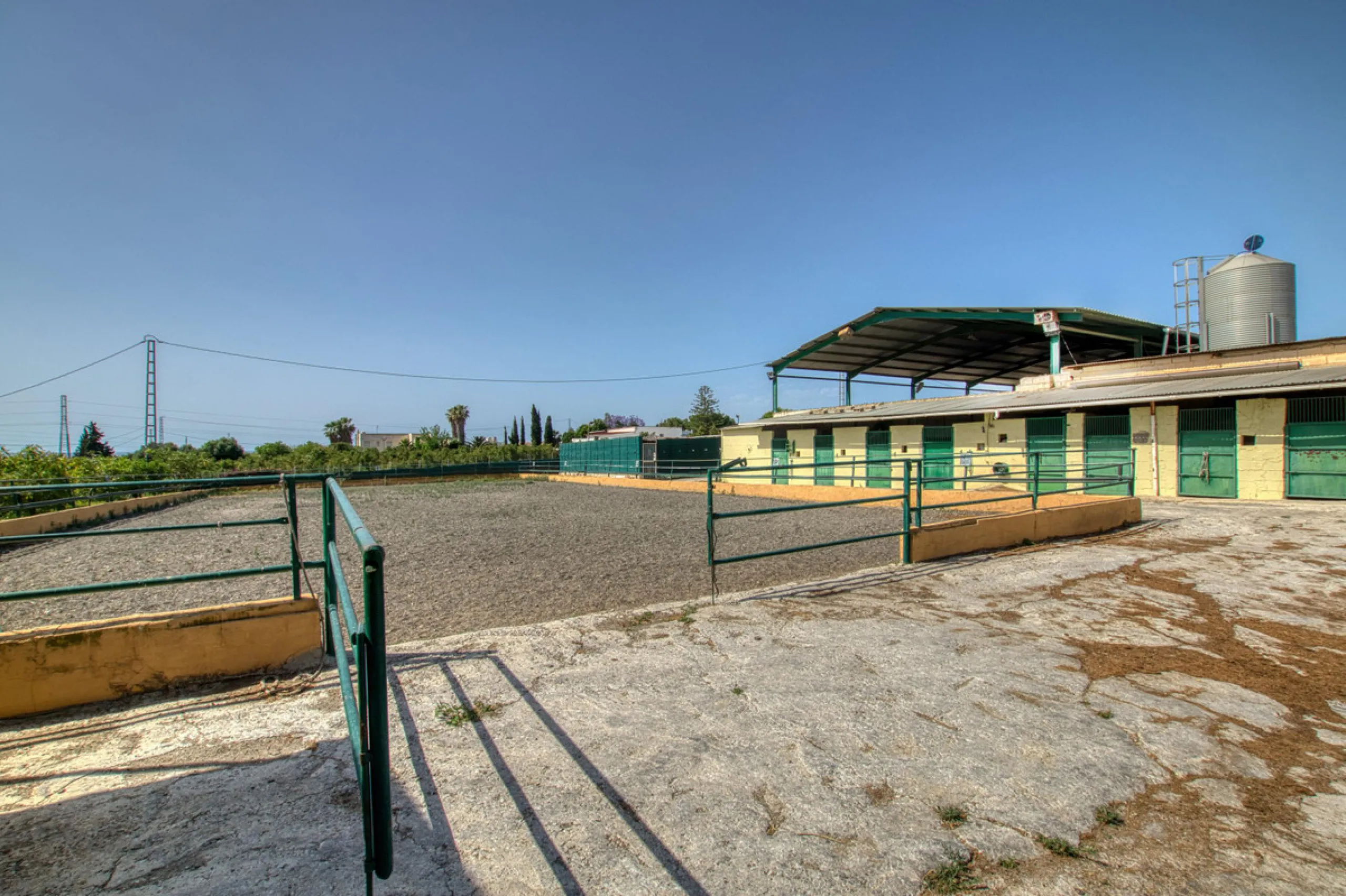 House - Finca - Cortijo в продаже в Málaga, Málaga. В доме 4 спален и 1 ванных комнат. Площадь дома 1777 м². Площадь участка 4000 м²