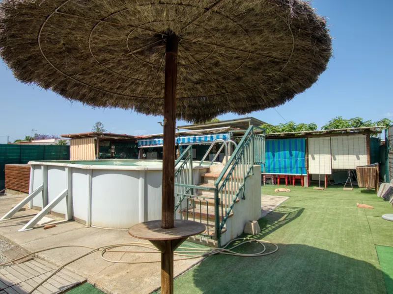 House - Finca - Cortijo в продаже в Málaga, Málaga. В доме 4 спален и 1 ванных комнат. Площадь дома 1777 м². Площадь участка 4000 м²