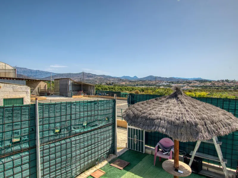 House - Finca - Cortijo в продаже в Málaga, Málaga. В доме 4 спален и 1 ванных комнат. Площадь дома 1777 м². Площадь участка 4000 м²