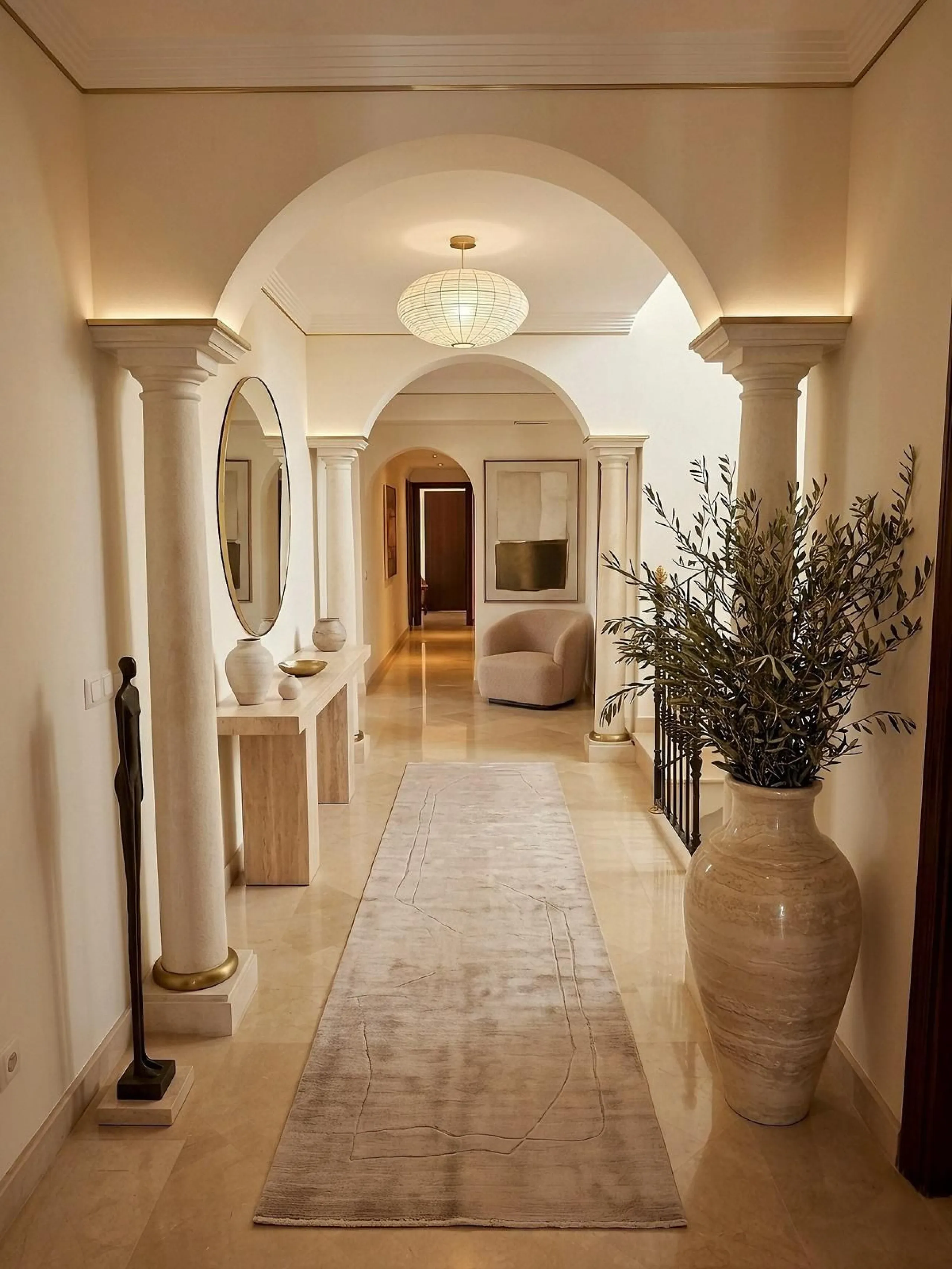 This stunning villa, accompanied by three adjoining buildable plots, presents an exceptional investment opportunity. Boasting six bedrooms and five bathrooms, this property offers abundant space and comfort. Revel in panoramic views of the sea and mountai