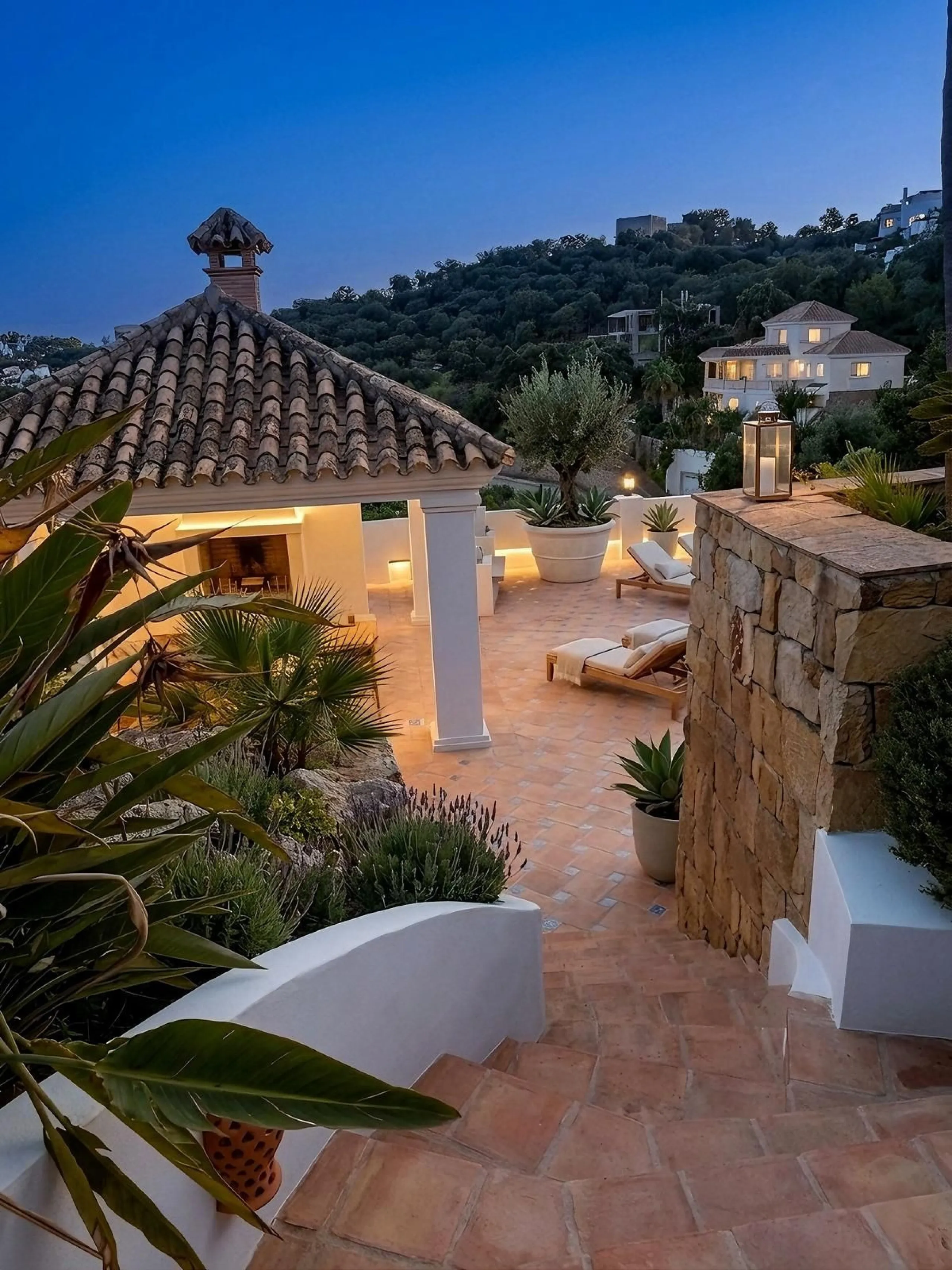 This stunning villa, accompanied by three adjoining buildable plots, presents an exceptional investment opportunity. Boasting six bedrooms and five bathrooms, this property offers abundant space and comfort. Revel in panoramic views of the sea and mountai
