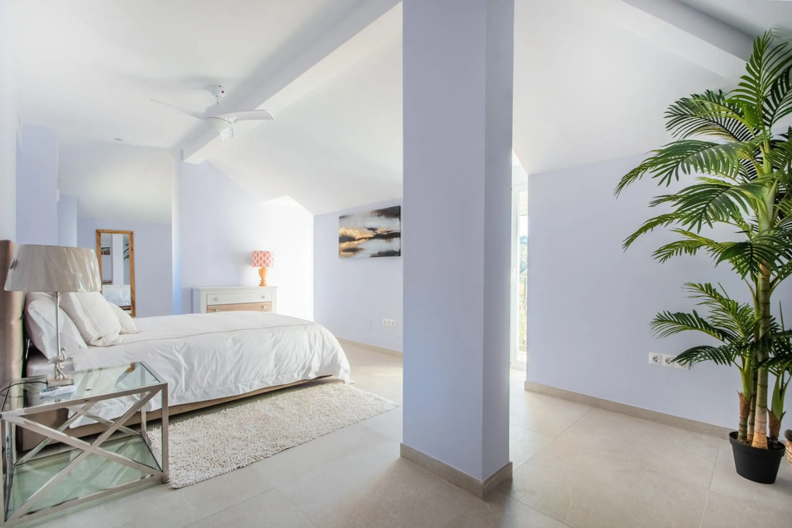 This stunning villa, accompanied by three adjoining buildable plots, presents an exceptional investment opportunity. Boasting six bedrooms and five bathrooms, this property offers abundant space and comfort. Revel in panoramic views of the sea and mountai