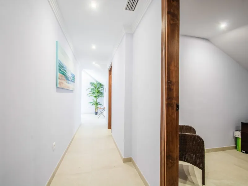This stunning villa, accompanied by three adjoining buildable plots, presents an exceptional investment opportunity. Boasting six bedrooms and five bathrooms, this property offers abundant space and comfort. Revel in panoramic views of the sea and mountai