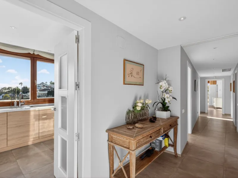 Penthouse with Sea & Mountain Views – Lomas de los Monteros, Marbella