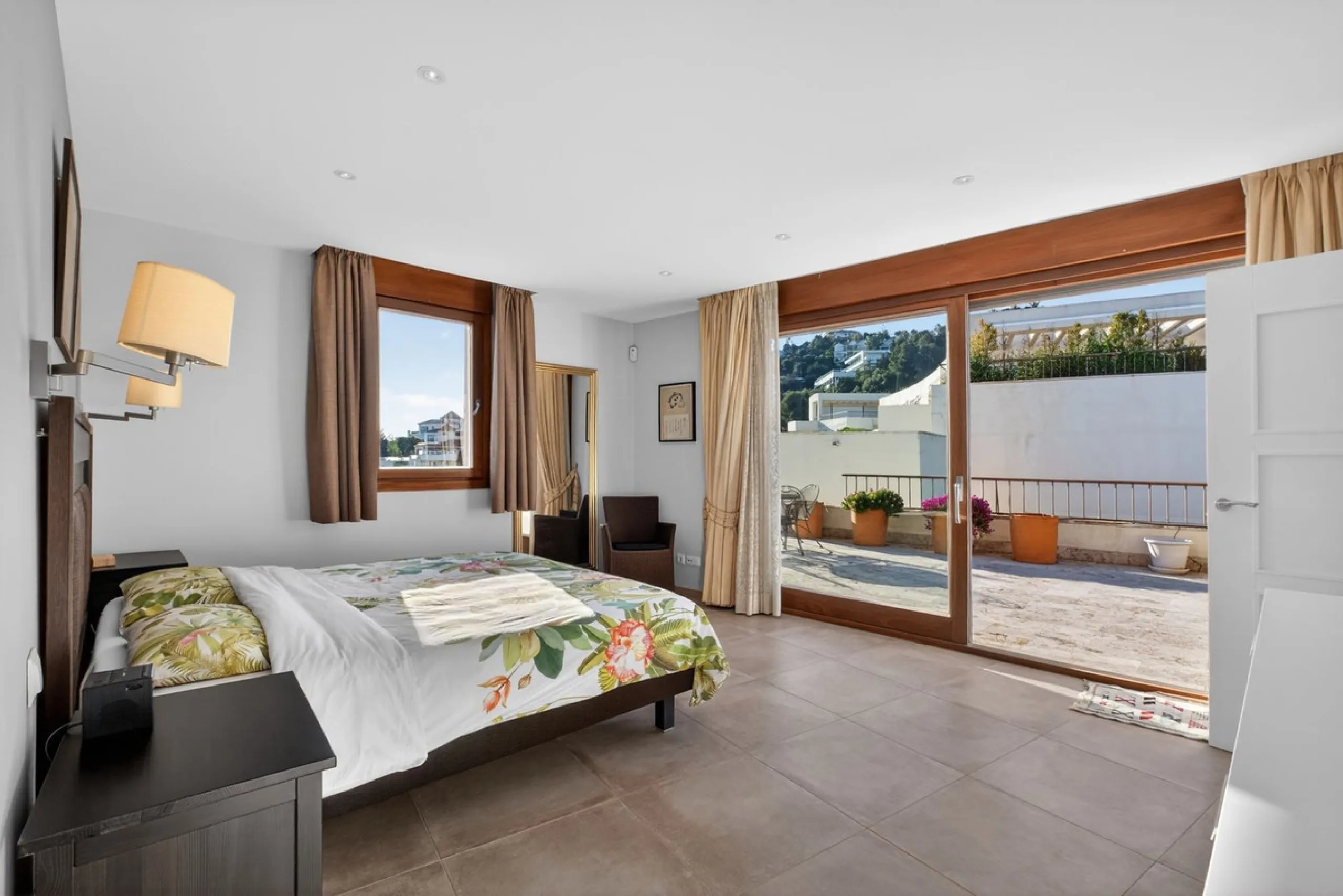 Penthouse with Sea & Mountain Views – Lomas de los Monteros, Marbella