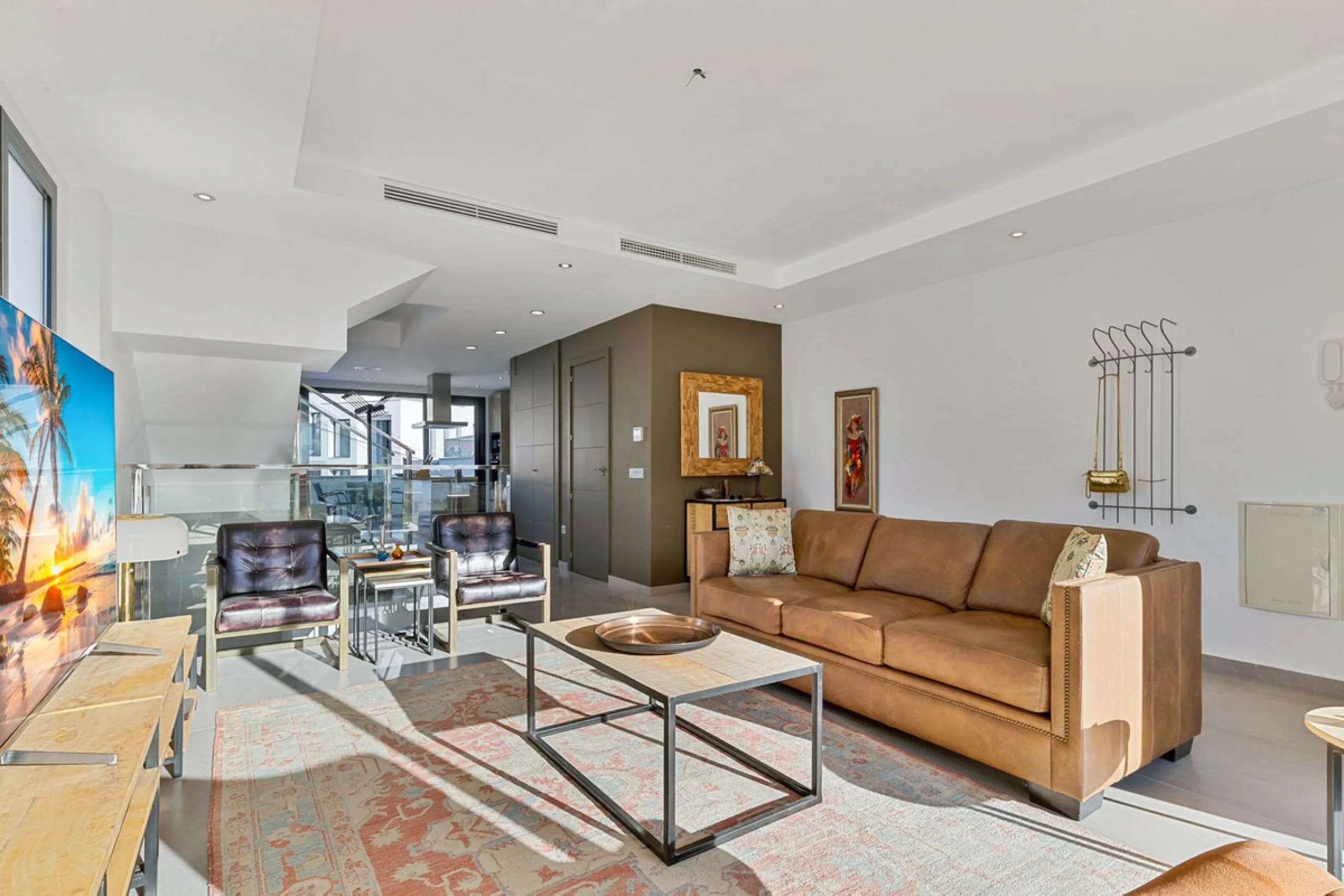 House - Townhouse в продаже в Fuengirola, Málaga. В доме 3 спален и 4 ванных комнат. Площадь дома 214 м²