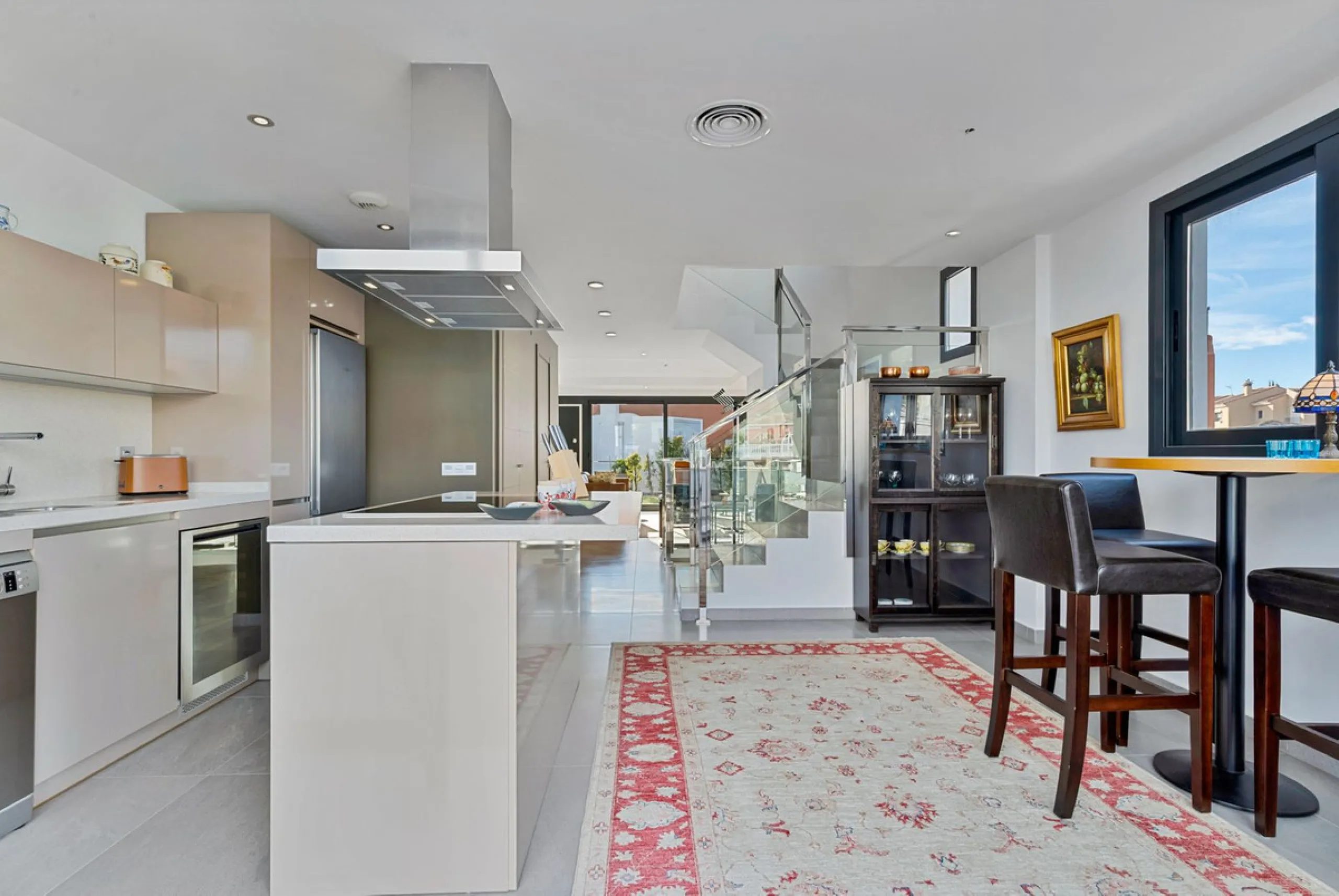 House - Townhouse в продаже в Fuengirola, Málaga. В доме 3 спален и 4 ванных комнат. Площадь дома 214 м²